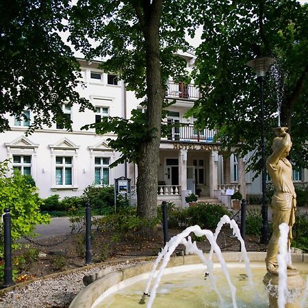 Hotel Apollo Darlowko Buitenkant foto