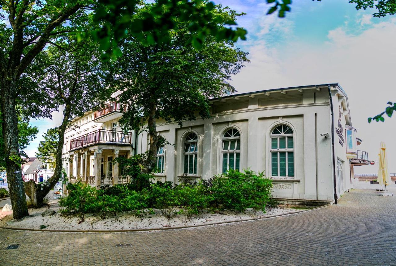 Hotel Apollo Darlowko Buitenkant foto