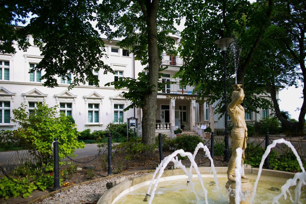 Hotel Apollo Darlowko Buitenkant foto