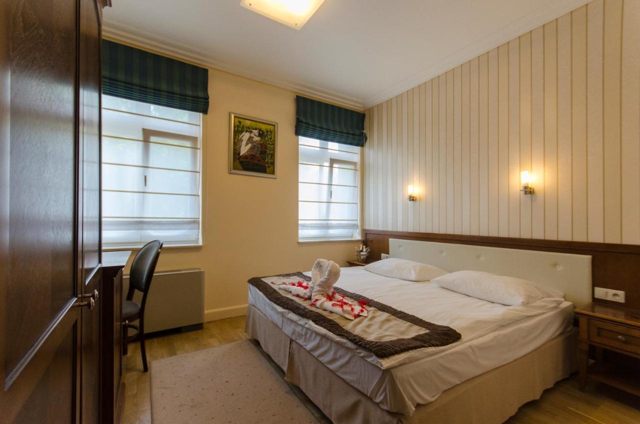 Hotel Apollo Darlowko Buitenkant foto